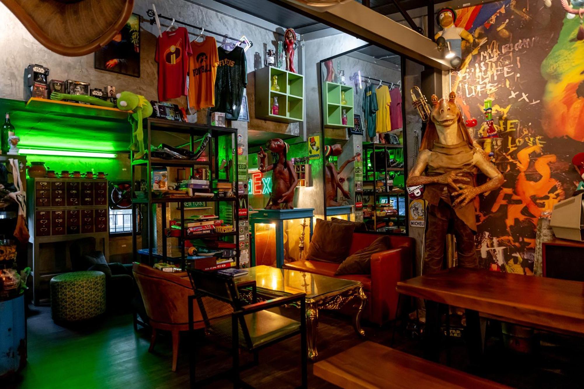 Vibes Hostel Bangkok Exterior photo